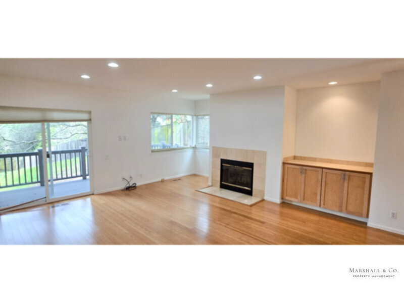 Foto principal - 2 BR/2 BA CONDO,LG. PATIO,PORCH, BAMBOO FL...