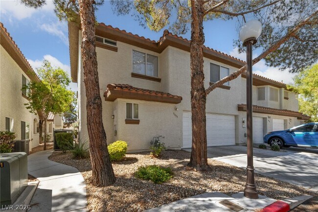 Foto del edificio - 8025 Cherish Ave
