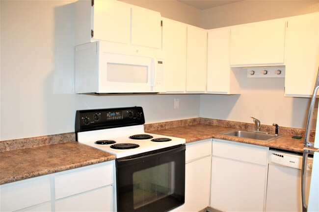 Building Photo - 4037 S Rose St