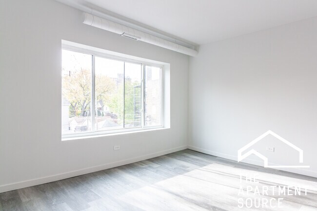 Foto del edificio - 1710 W Glenlake Ave
