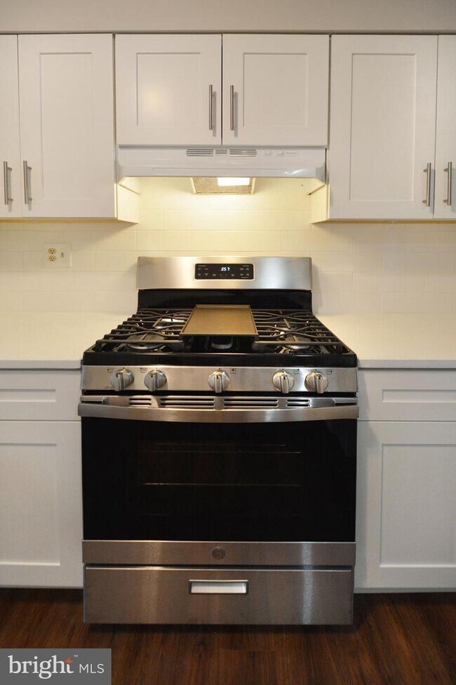 Foto del edificio - 692 Tomlinson Ln