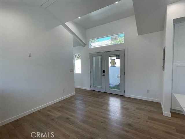Building Photo - 5834 Fallbrook Ave