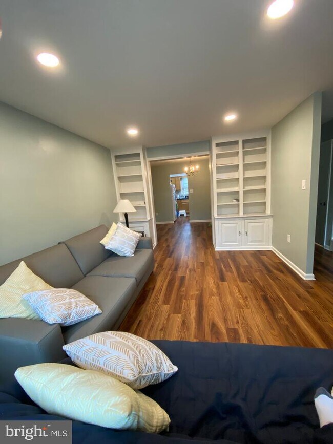 Building Photo - 3041 Southern Elm Ct