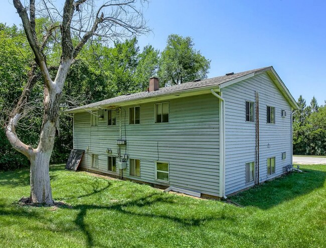 Foto del edificio - 15411 Barat Ave