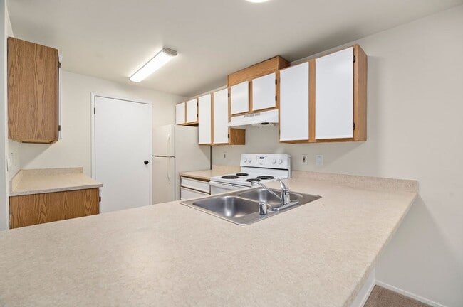Interior Photo - ?North Creek Townhomes – Spacious Homes in...