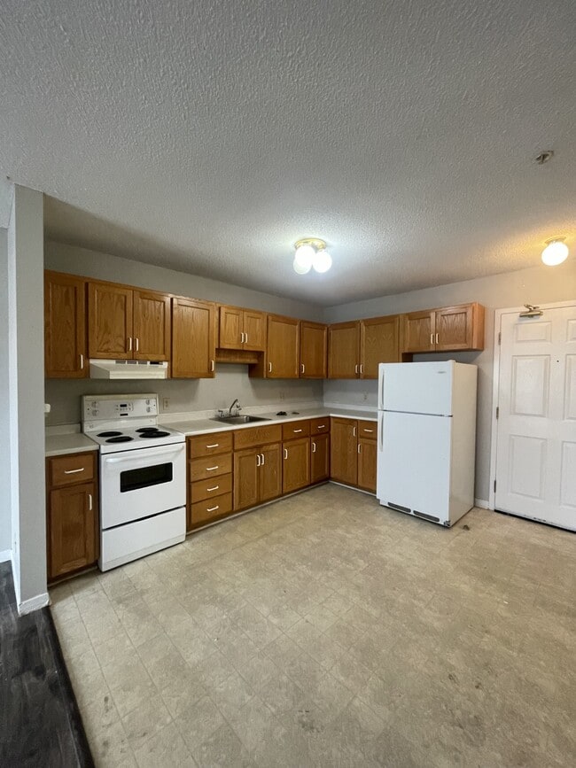 Building Photo - 151 Queen St