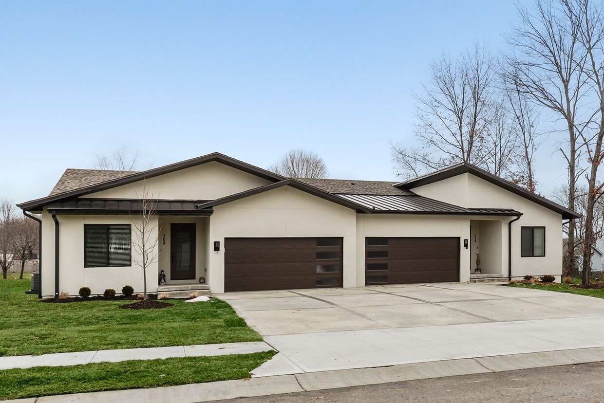 Primary Photo - Three Bedroom Twin Villa with Finished Bas...