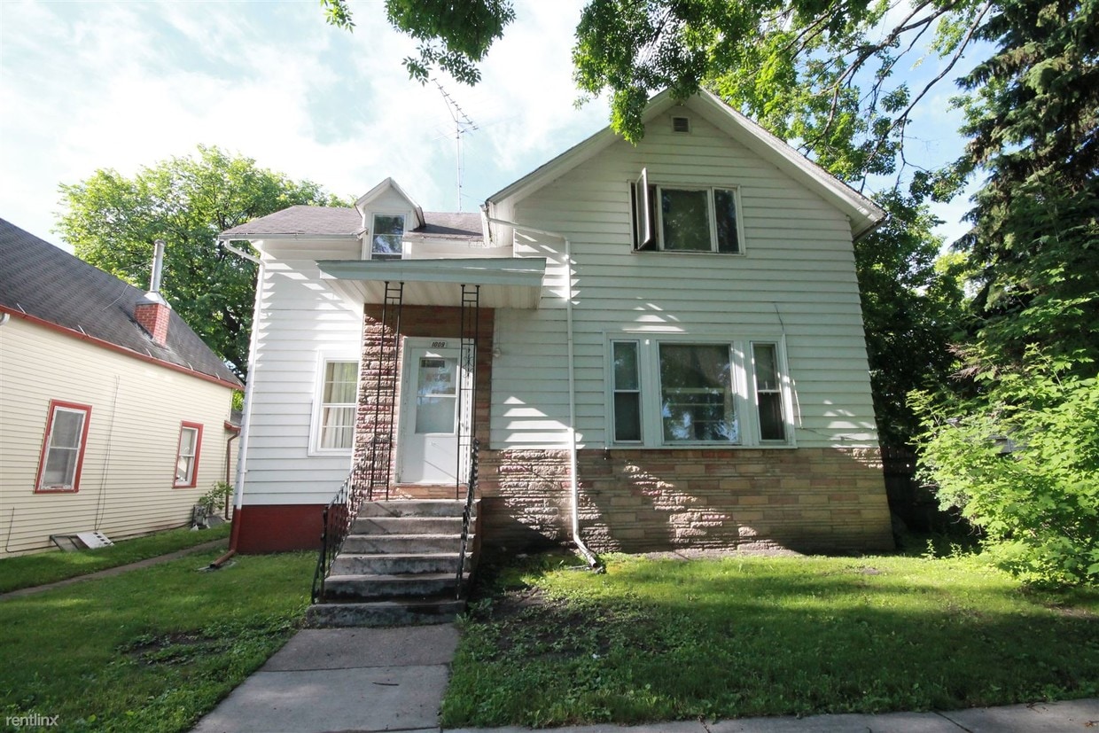 Primary Photo - Studio, 1 bath Apartment - 1009 2nd Ave N #3