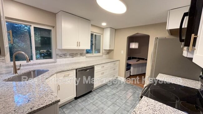 Photo - 806 N Margaretta St House