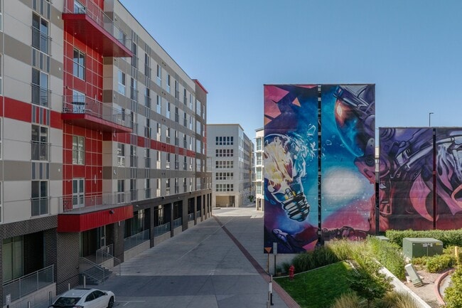 Building Photo - Paperbox Lofts