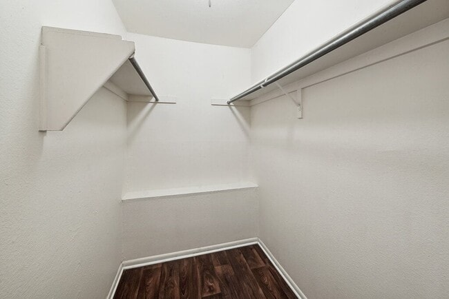 Foto del edificio - The Pines Apartments