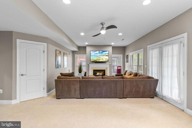 Foto del edificio - 9701 Mossy Bark Ln