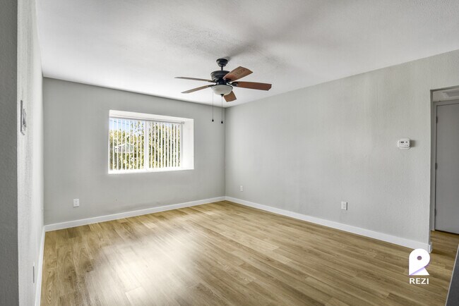 Building Photo - 1800 Patton Ln