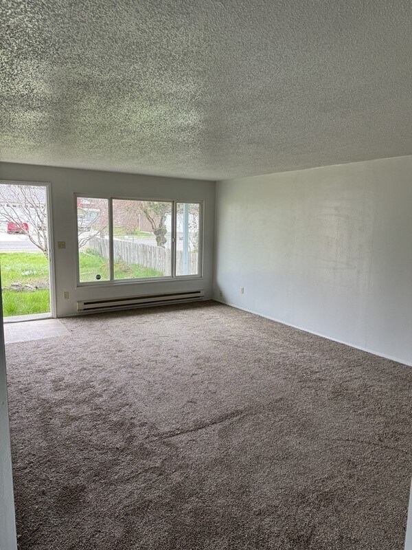 Building Photo - HOUSE FOR RENT