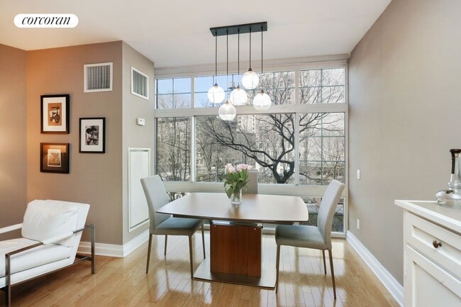 Building Photo - 272 W 107th St