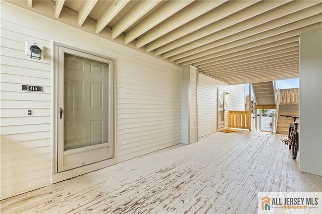 Building Photo - 2415 Ravens Crest Dr