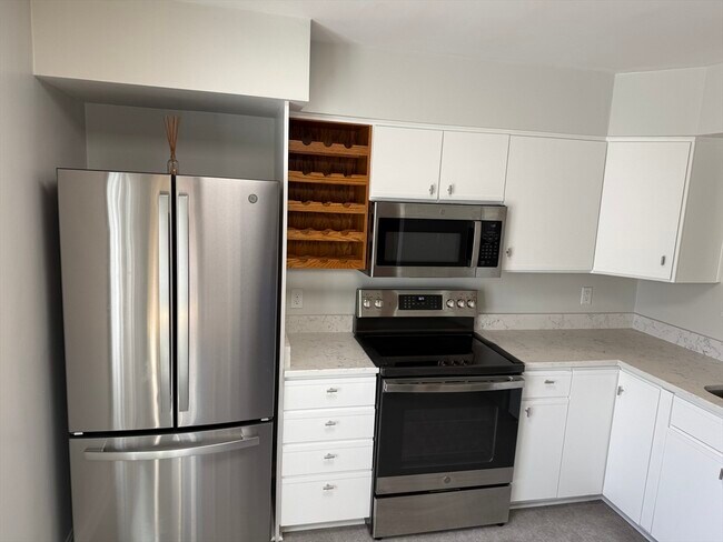 Foto del edificio - 330 Sunderland Rd