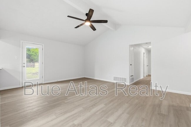 Foto del edificio - 1547 Oakbrook St