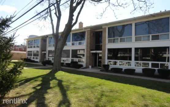 Building Photo - 125 E 14 Mile Rd