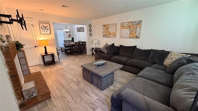 Foto del edificio - 250 Mill Creek Pl