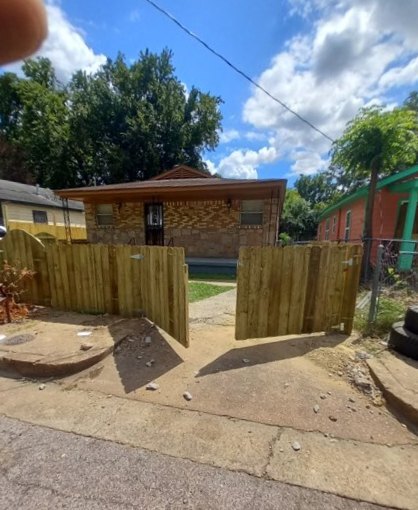 Building Photo - 2367 Hunter Ave