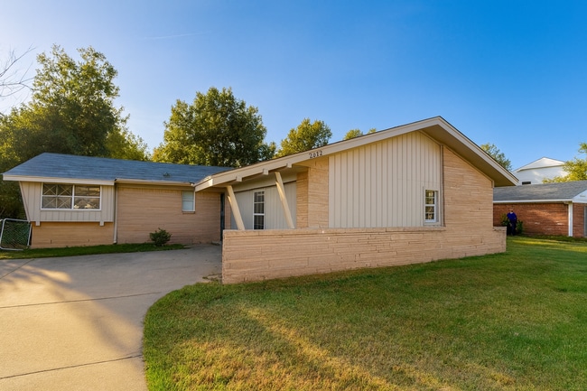 Photo - 2512 SW 69th St House