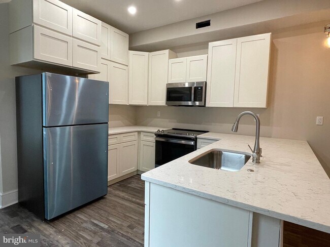 Foto del edificio - 216 S Main St