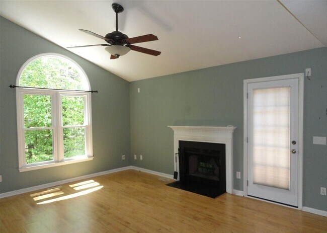Living Room - 2821 Isabella Dr