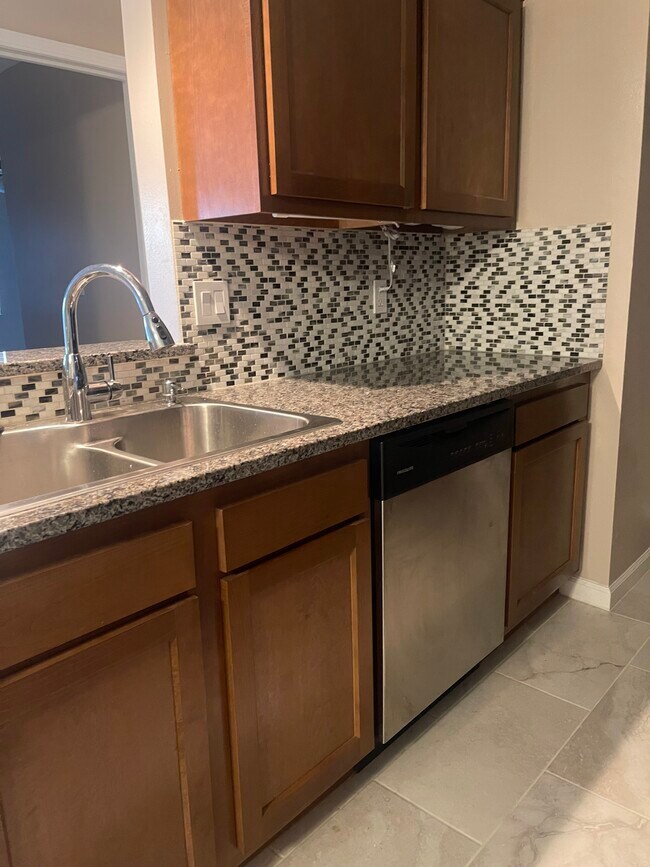 Foto del edificio - 2176 Hedgerow Road