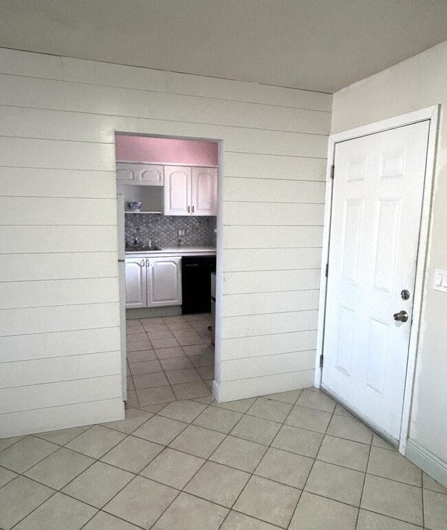 Building Photo - 506 Lori Dr