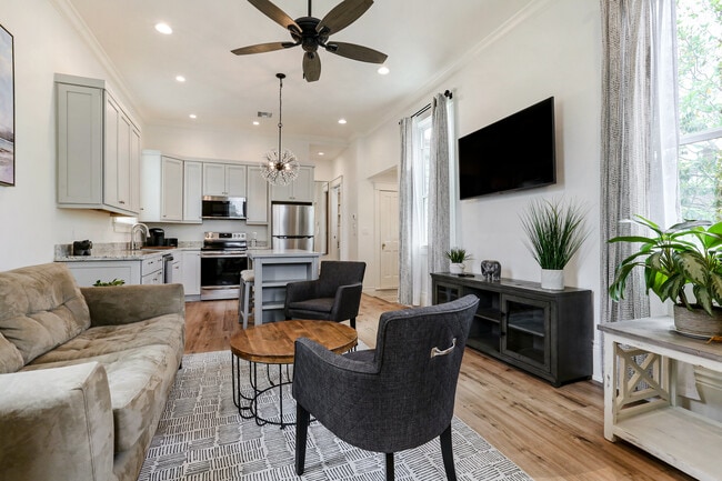 Living room - 1818 Esplanade Ave