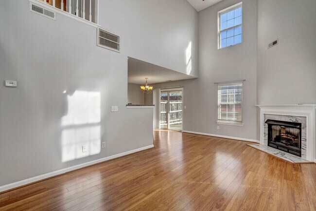 Foto del edificio - SINGLE FAMILY HOME- 3 Bedrooms 2.5 Baths