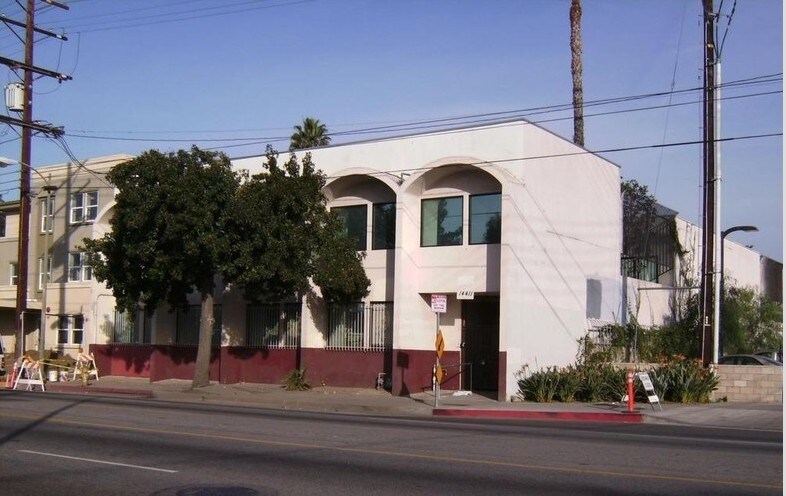 Building Photo - 14411 W Vanowen St