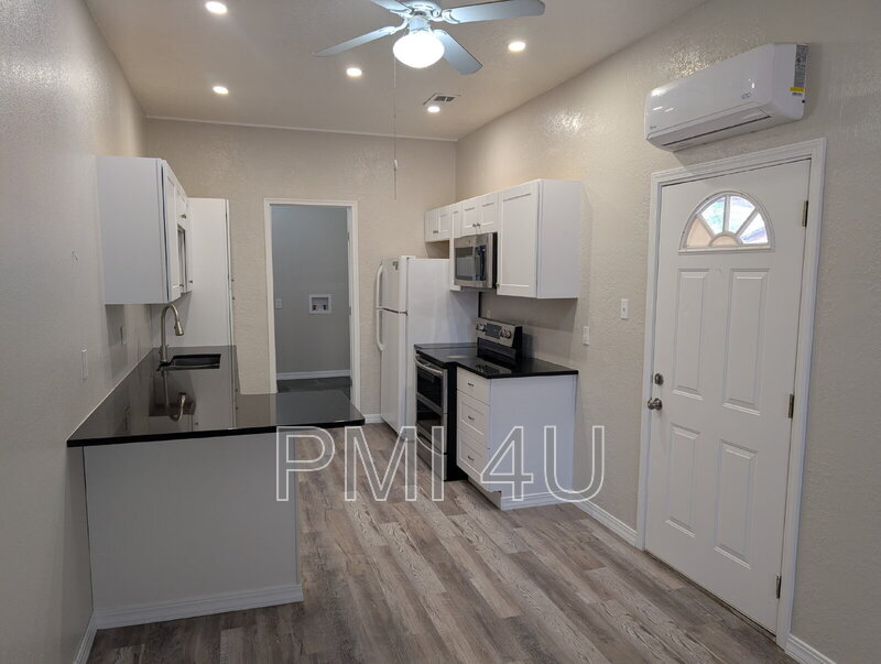 Foto principal - 917 8th St SW