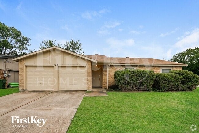 Building Photo - 710 Cavalier Pl