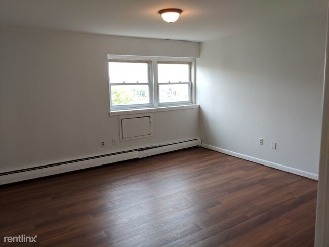 Building Photo - 1 br, 1 bath Apartment - 860 Park Ave