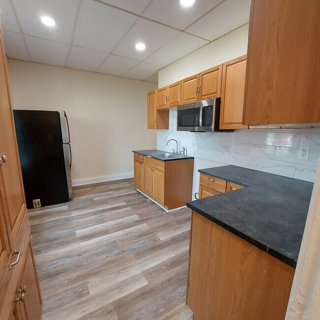 Foto del edificio - 716 Linden St