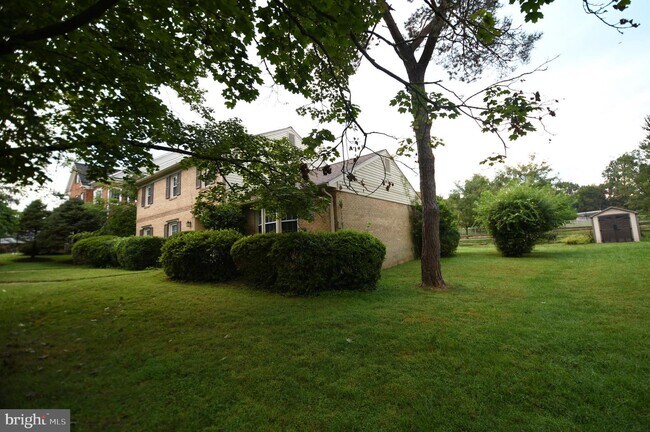 Foto del edificio - 8405 Harker Dr