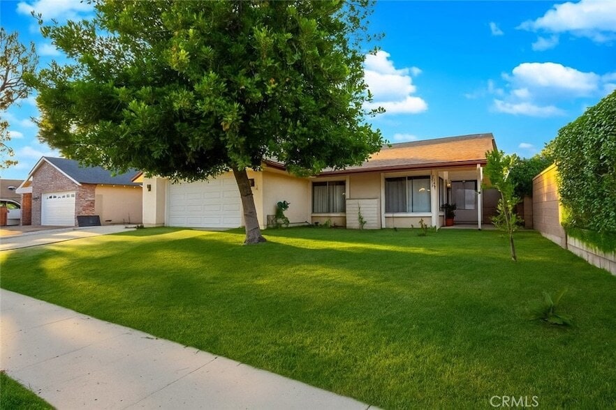 Foto principal - 3271 Hilldale Ave