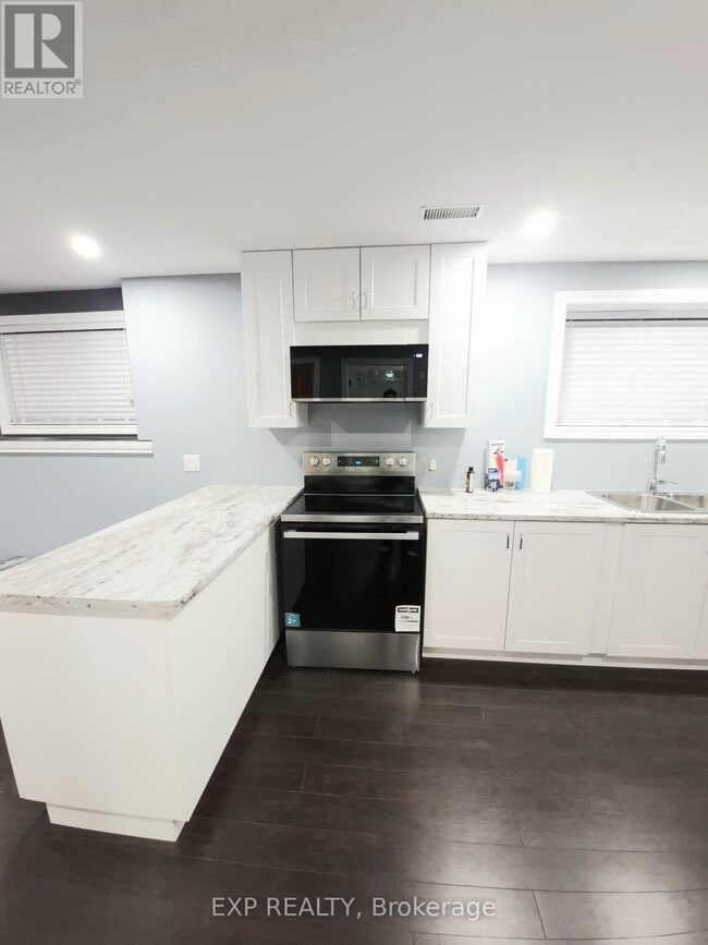 Building Photo - 12 Vanier Dr