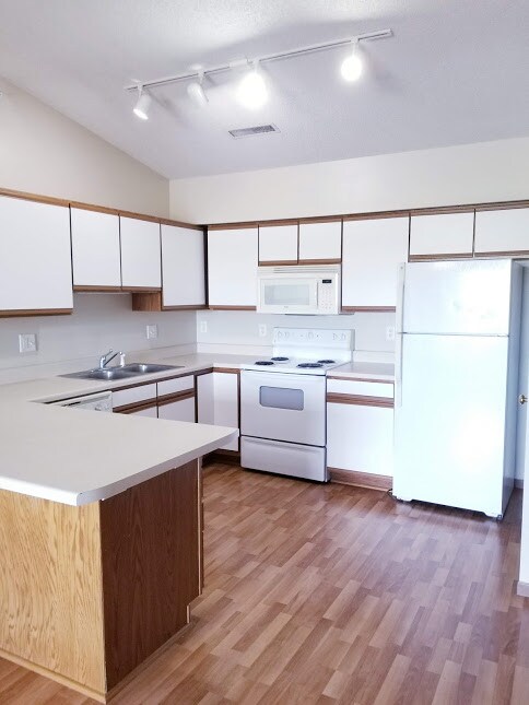Foto del edificio - 560 Penn Ct