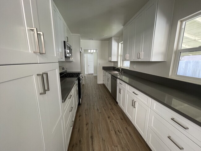 Foto del edificio - 535 N Lamer St