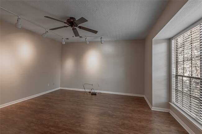 Foto del edificio - 2402 Sycamore Ave