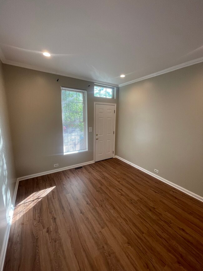 Living room - 1127 S Carey St