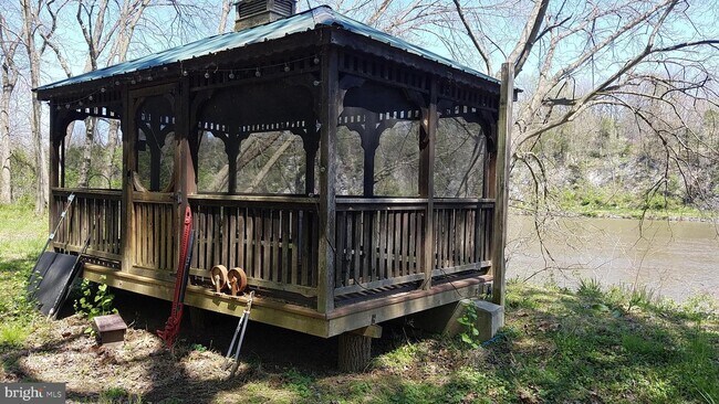 Building Photo - 169 Vaughndom Way