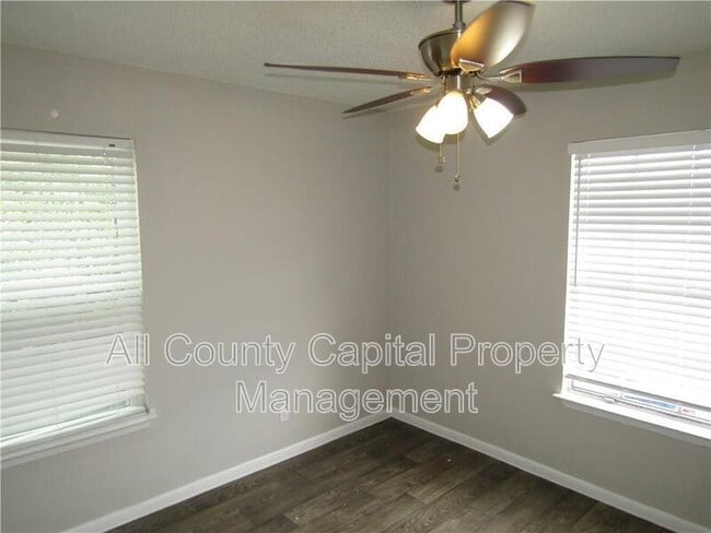 Building Photo - 1915 Hearthstone Dr