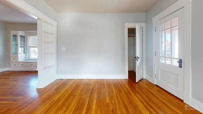 Foto del edificio - 2046 Wyandotte Ave