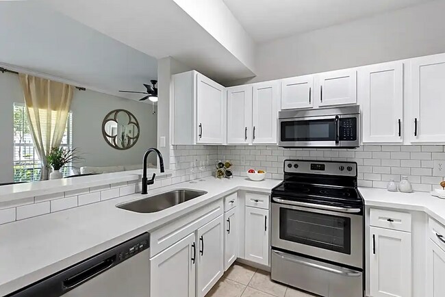 Building Photo - Comfort, Space & Style – All in One Place