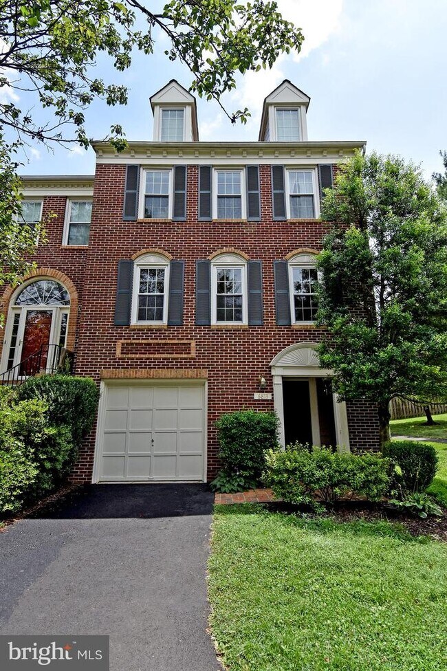 6813 McLean Province Cir, Falls Church, VA 22043 Townhome Rentals in