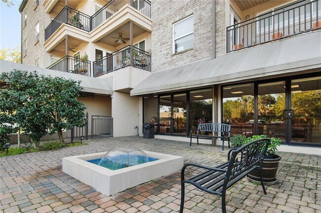 Foto del edificio - 500 Lake Marina Ave